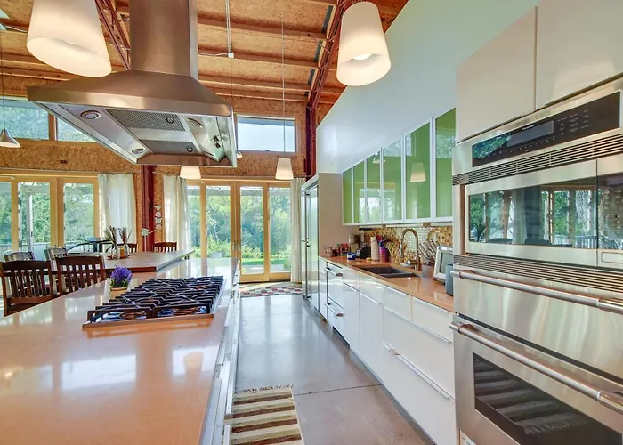 Holiday home Riverfront Retreat W/ Outdoor Kitchen