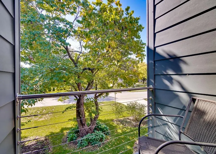 Riverfront Retreat W/ Outdoor Kitchen *