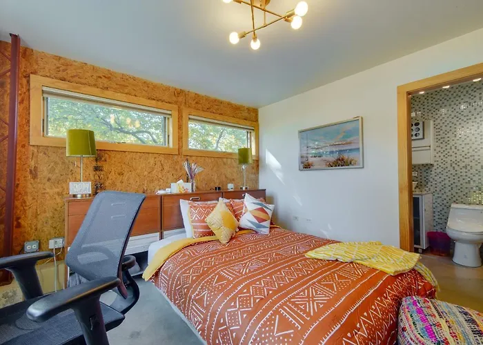 Riverfront Retreat W/ Outdoor Kitchen *